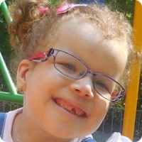 Дельфинотерапия для Маши Линиш